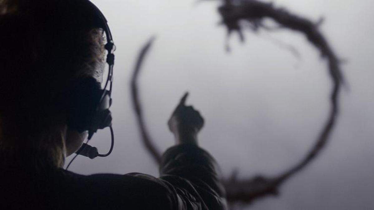 The aliens in ‘Arrival’ communicate by squirting ink into pictograms.
