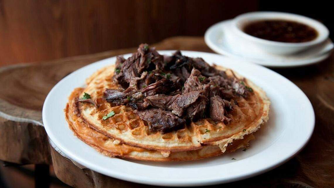 These Columbus restaurants & popular food chains are staying open on the Fourth of July