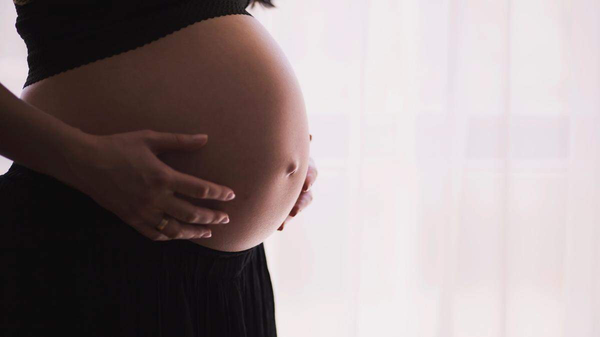 Americans are having shorter, and potentially more dangerous, pregancies than European counterparts.
