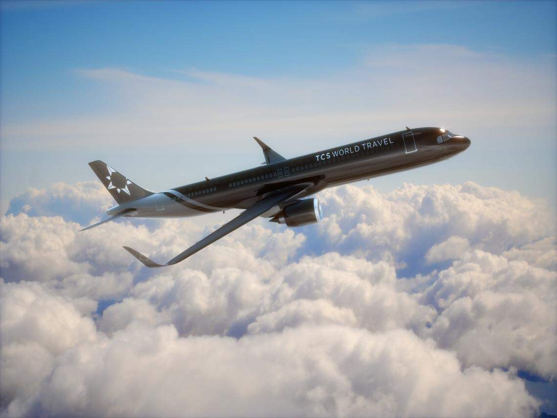 A Texas man accused of scamming friends and others with sham discount travel bookings was sentenced to prison in Florida and ordered to forfeit over $800,000.