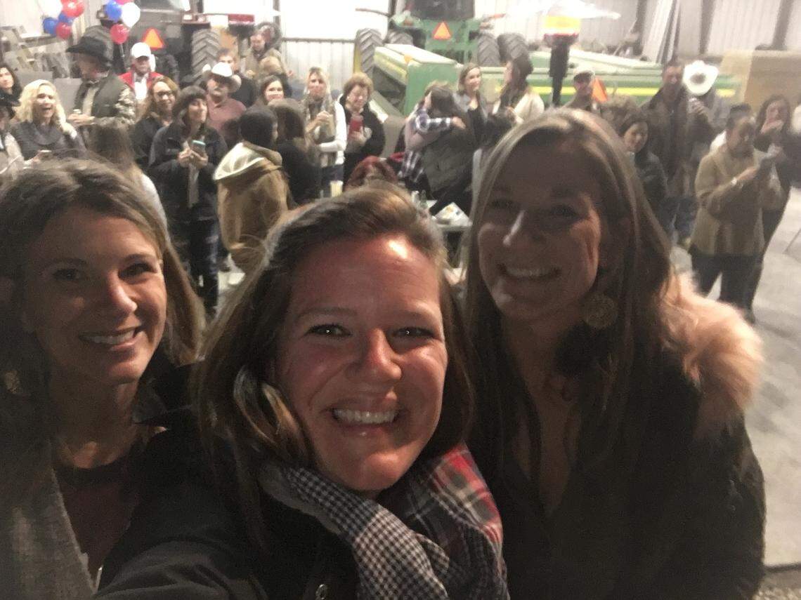 Sisters Kimberly Santleben-Stiteler (left), Carla Santleben-Newport (middle) and Christie Paoletti (right) at Kimberly’s divorce party.