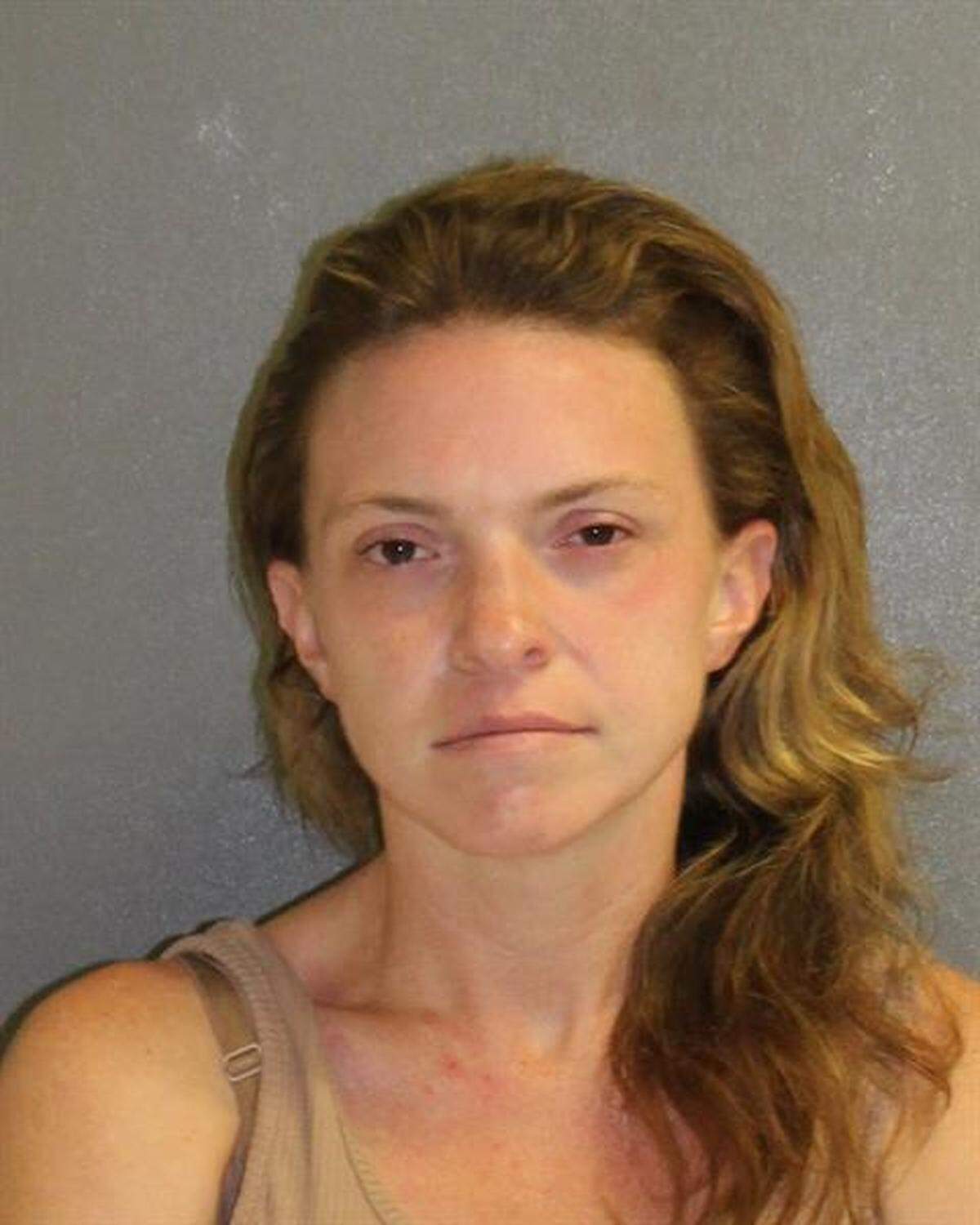 Angela Halcomb, 32