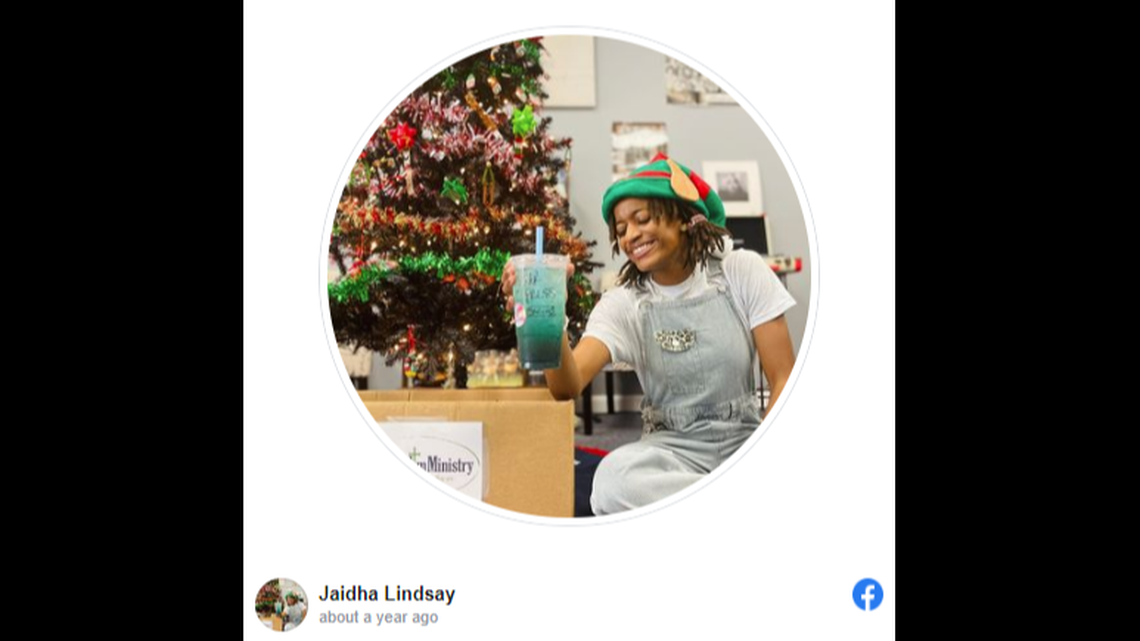 Jaidha Lindsay, 24, was kayaking alone when she was hit by a boat and killed, officials said.