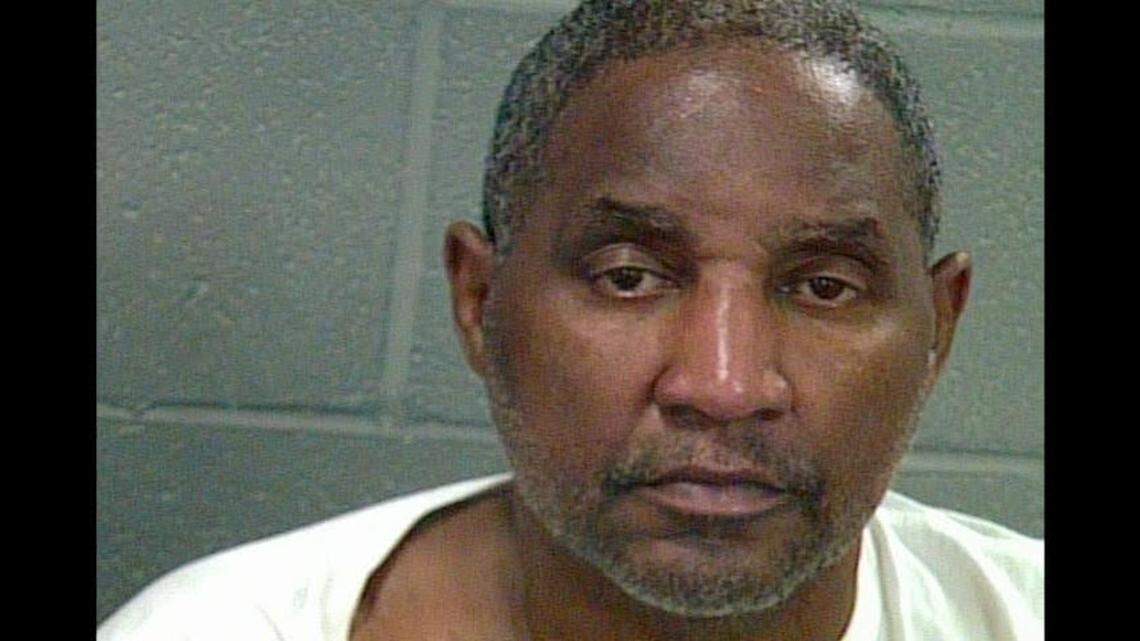 Kenneth Lee, a 53-year-old Oklahoma City sex offender, threatened to blow up a woman’s apartment building Wednesday after she refused to send him nude photos, police said.