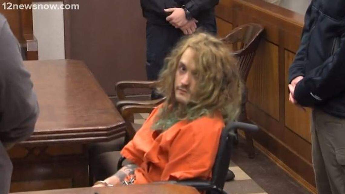 Yovahnis Roque, 26, told the judge in his capital murder case that “the government made me do it.”