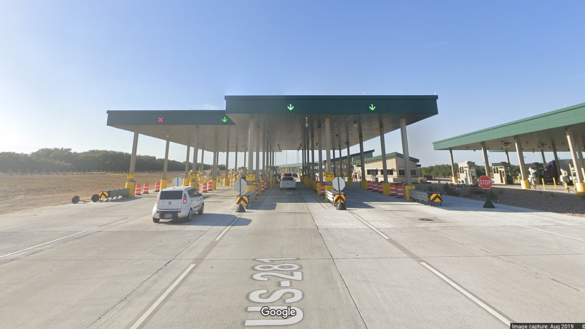 U.S. Border Patrol agent Oberlin Cortez Pena Jr., 22, of La Joya, Texas, was charged with attempt to aid and abet smuggling cocaine. Screengrab from Google.