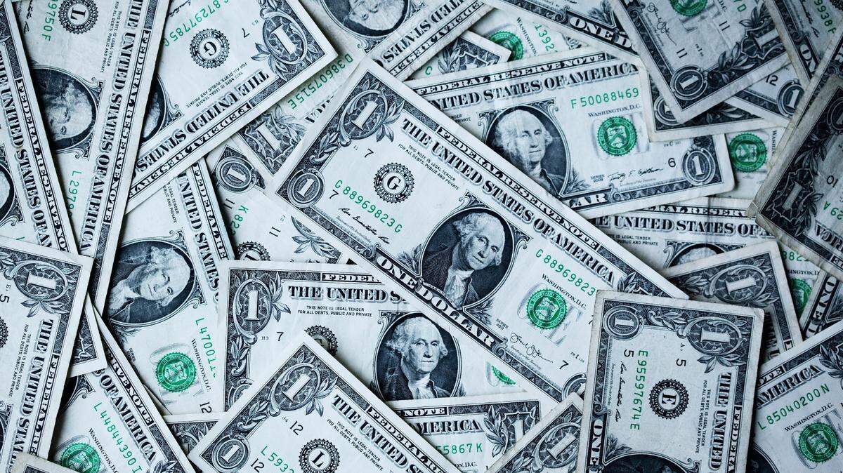 A South Carolina man didn’t believe he had won a $75,000 lottery prize until he held the check in his hands.