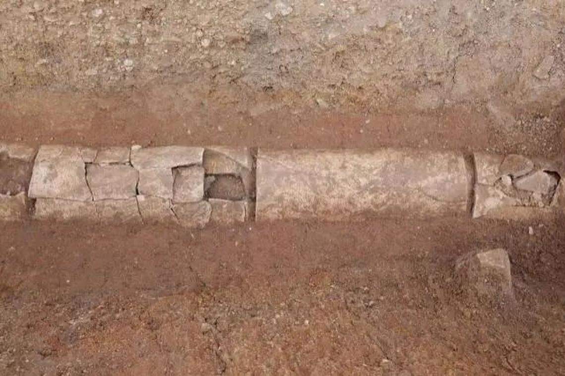 The pottery pipes date to the Western Han dynasty, which lasted from 206 BC until 9 AD.