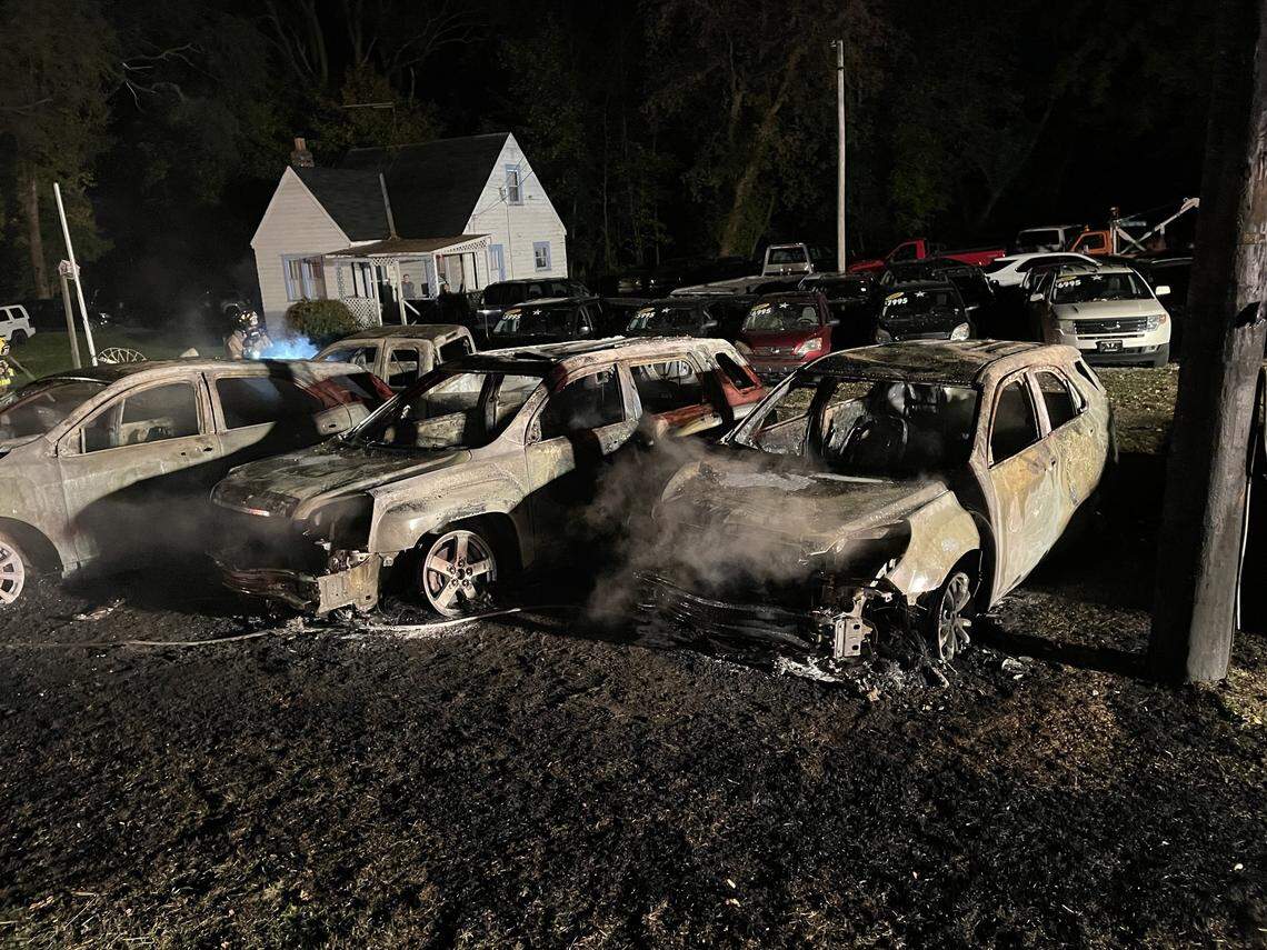 Saunders Motor Company fire