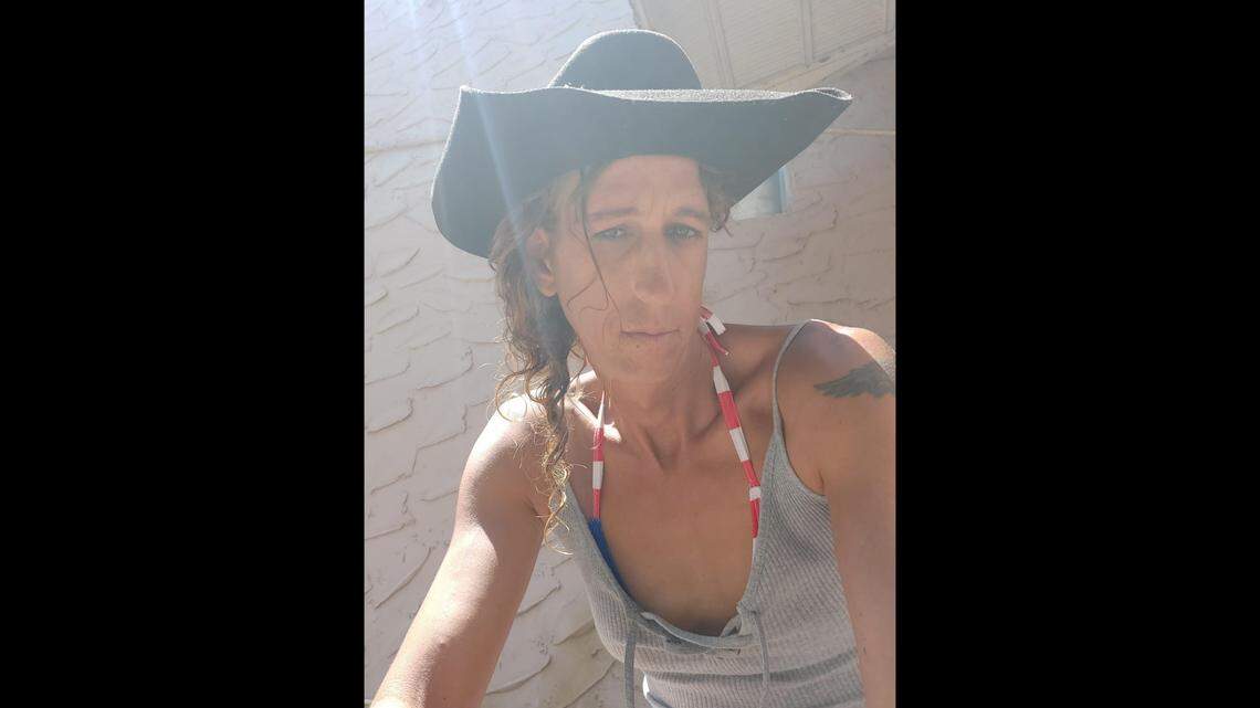 Piper Ayres, 40, says she was thrown out of a Florida bar after using the women’s restroom.