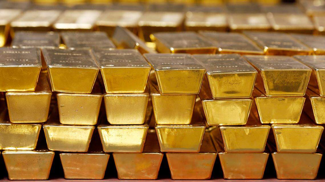 A box containing 25 gold bars - each worth $56,000 - were reported stolen. The box later showed up, missing 4 bars.