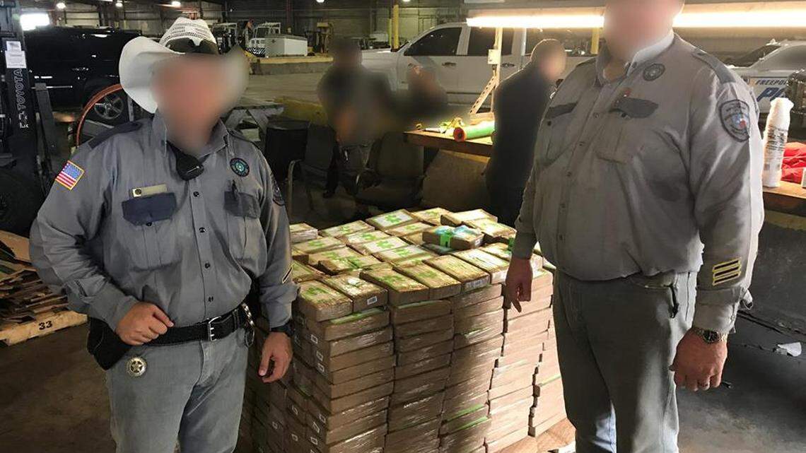 Prison guards from the Scott Unit of the prison system went to pick up the pallets in the morning from Ports of America in Freeport. Authorities blurred out their faces.