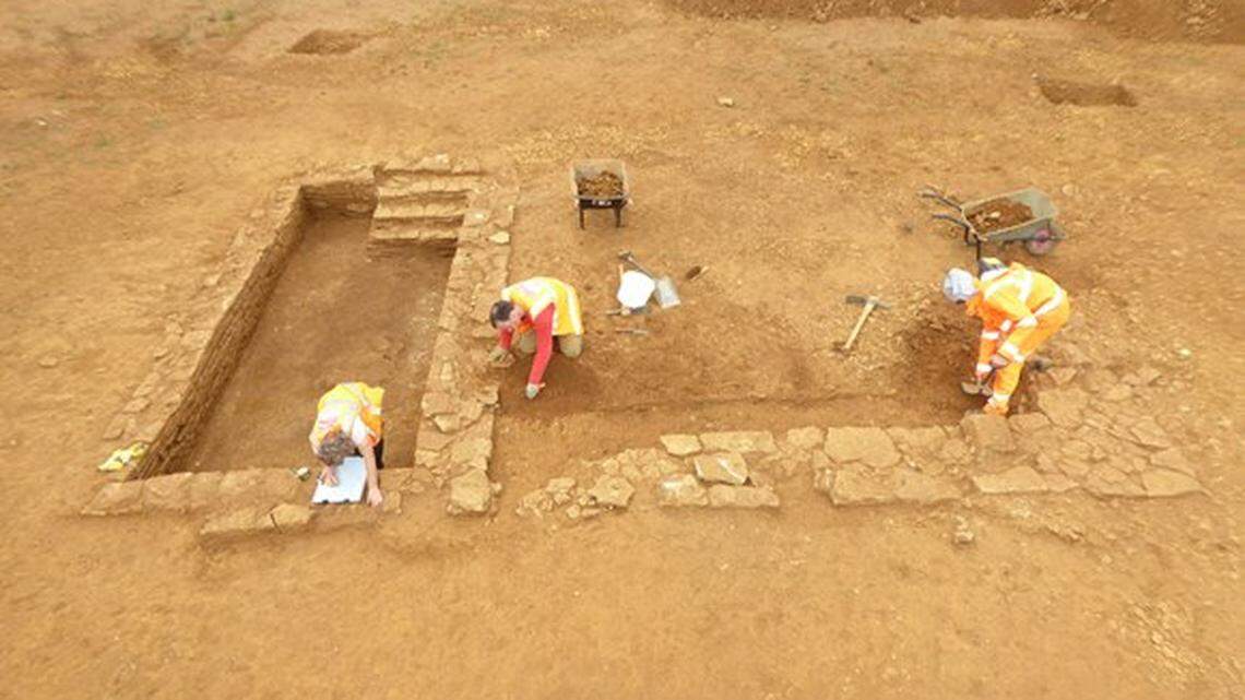 Archaeologists have found a 4000-year-old ritual site in England.