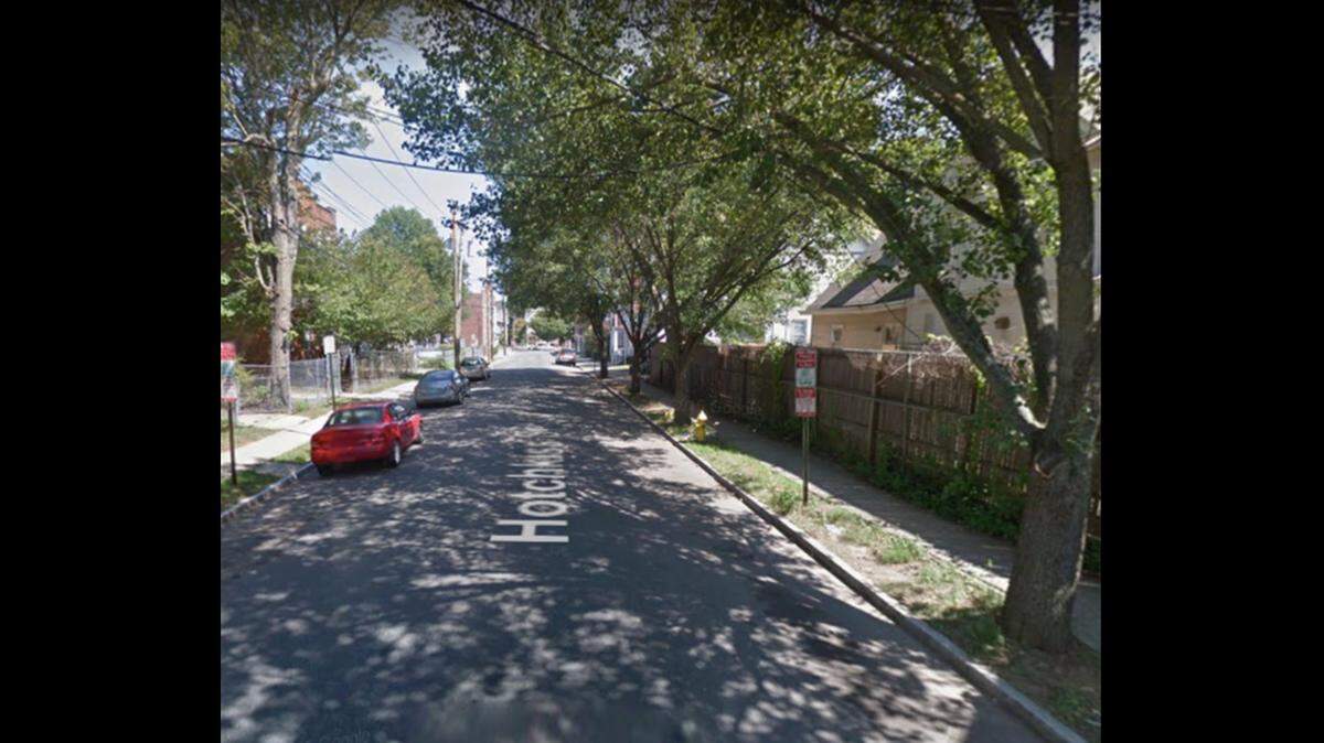 Authorities say a man went to a New Haven, Connecticut home to meet his date and was robbed by two suspects.