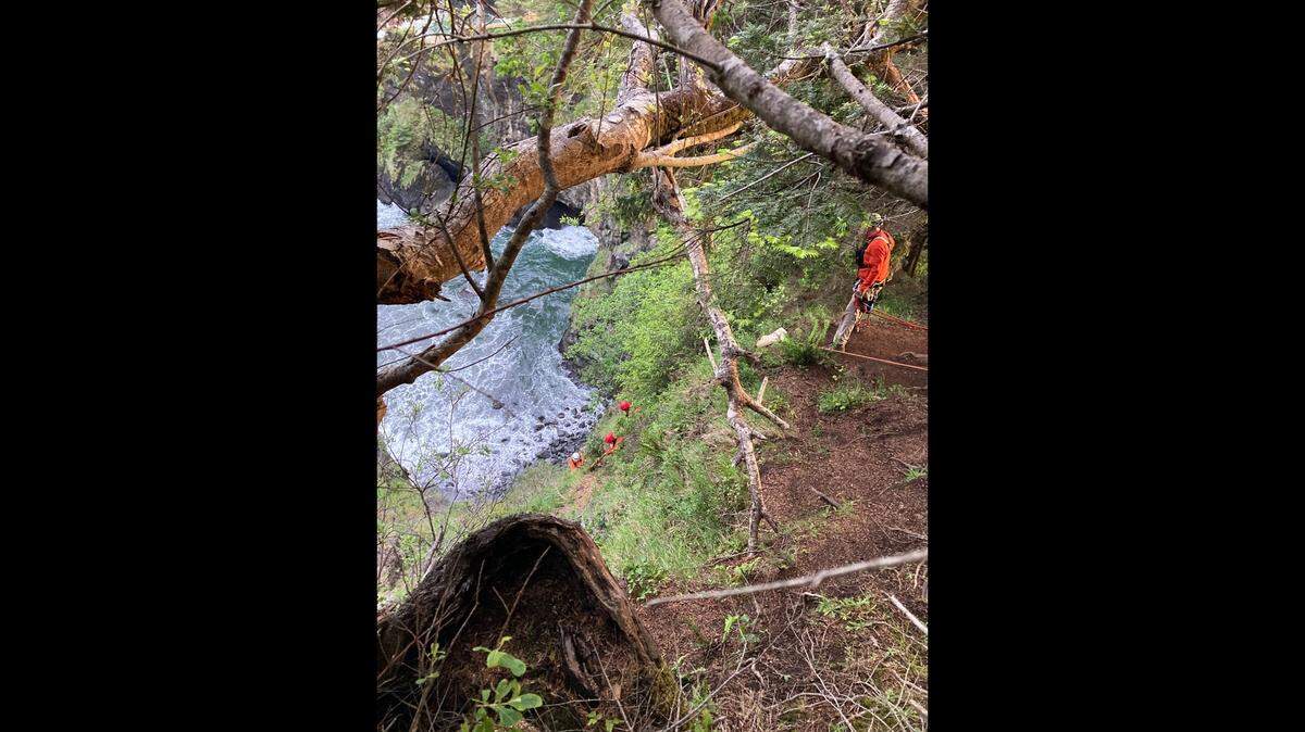 A hiker fell 300 feet to his death in Oregon, deputies said.