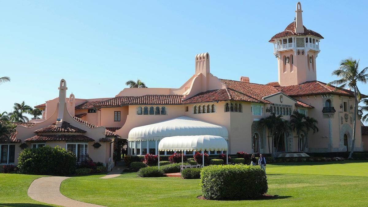 FILE - President Donald Trump’s Mar-a-Lago estate is seen in Palm Beach, Fla., April 18, 2018. A New poll reveals that voters have mixed opinions about the FBI’s August 8 raid on the estate. (AP Photo/Pablo Martinez Monsivais, File)