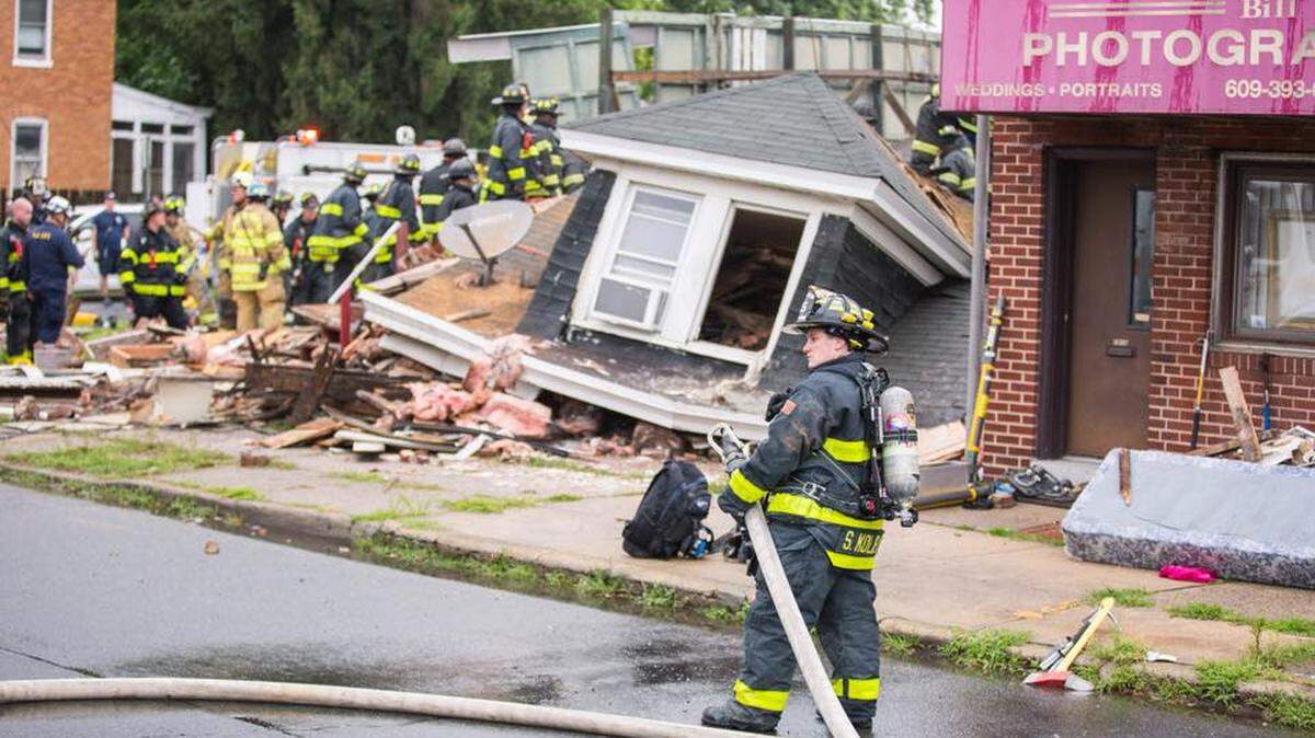 The Hamilton, New Jersey, home collapsed on itself just before 7 a.m. on Monday morning, killing one and injuring two, according to fire officials.