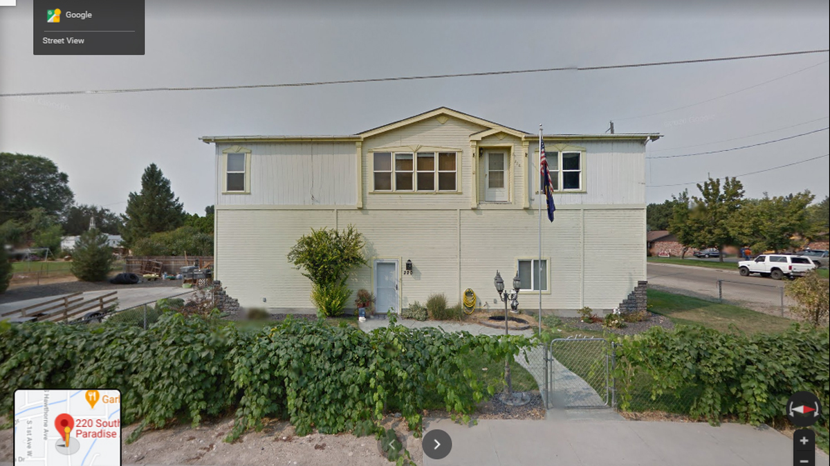 A home in Middleton, Idaho, looks like its’ a mobile home sitting on top of its garage, photos show. It’s listed for $340,000 and is described as “very unique.”