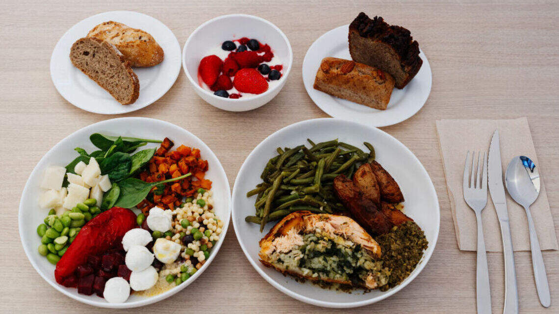 Scientists Confirmed Intermittent Fasting Without Calorie Cuts Delivers No Metabolic Gains for Women