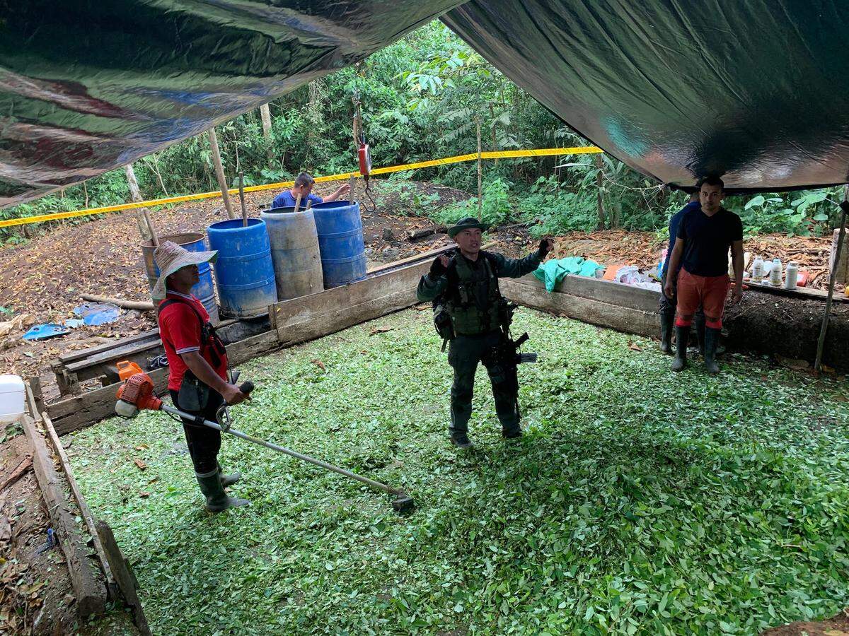 TUMACO, Colombia — Members of Colombia’s counter-narcotic forces describe how coca leaves are cooked into cocaine at a captured lab that is now used as a training site. Colombia has intensified its counter-narcotics campaign, which U.S. Southern Command chief Navy Adm. Craig Faller said will help dry up illicit funding sources for Venezuela President Nicolas Maduro.