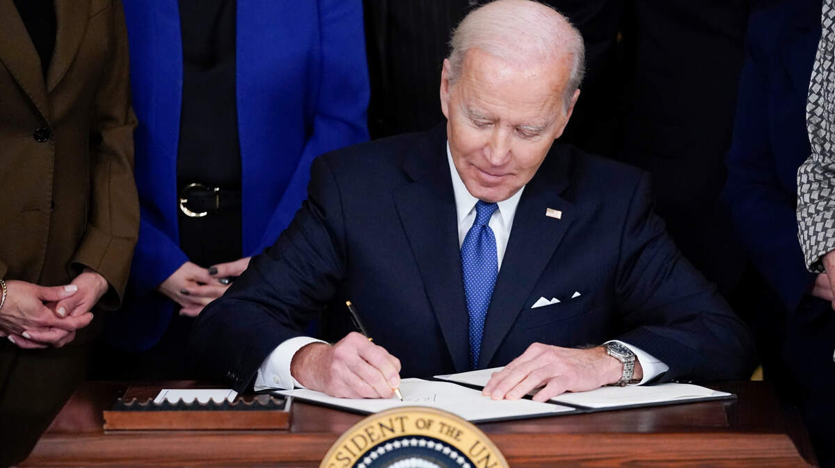 La administración del presidente Joe Biden anunció una prórroga de los pagos de los préstamos estudiantiles hasta el 31 de agosto. También se condonarán las cuentas de préstamos impagados y morosos.