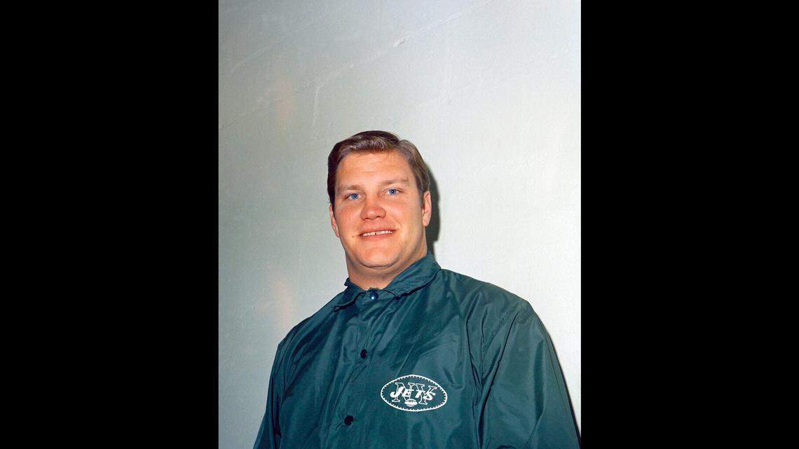 Former New York Jets’ tight end Pete Lammons is seen in 1967. Lammons drowned Thursday at a professional fishing tournament in Texas. (AP Photo)