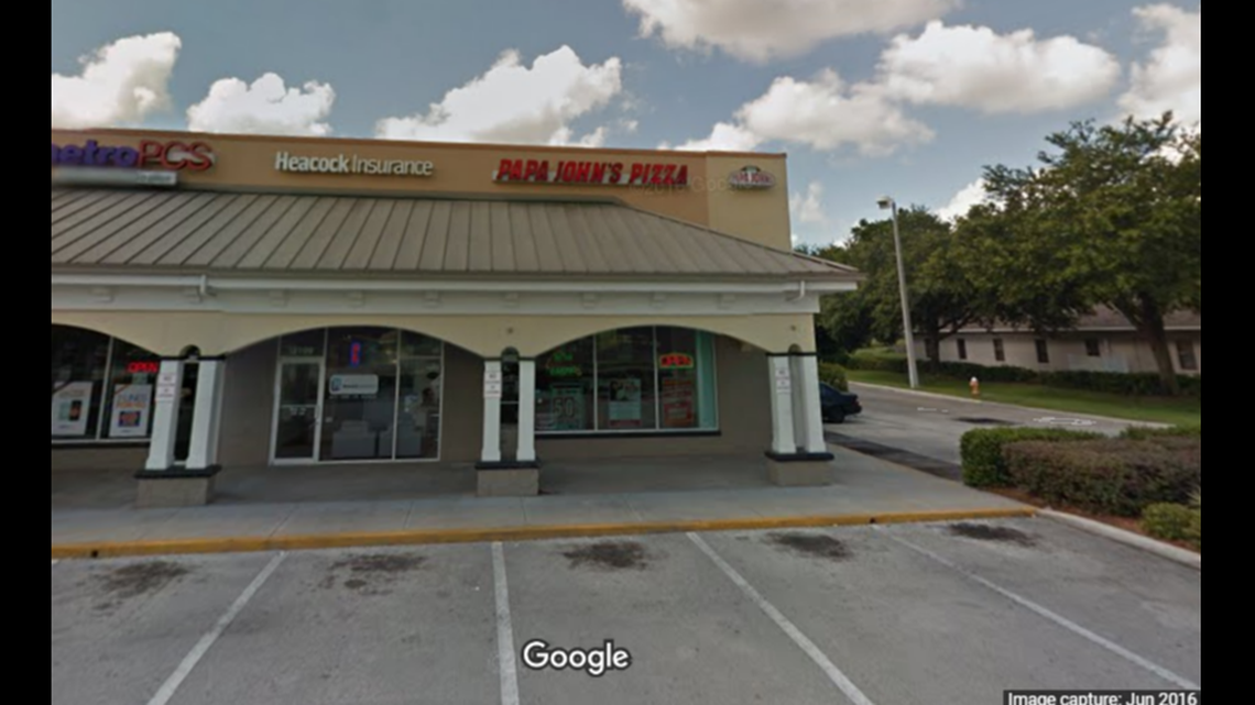 A customer threatened to blow up a Papa John’s while placing a pizza delivery order, according to a Florida sheriff’s office.