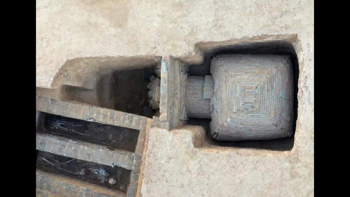 Some Song Dynasty tombs had brick domes.