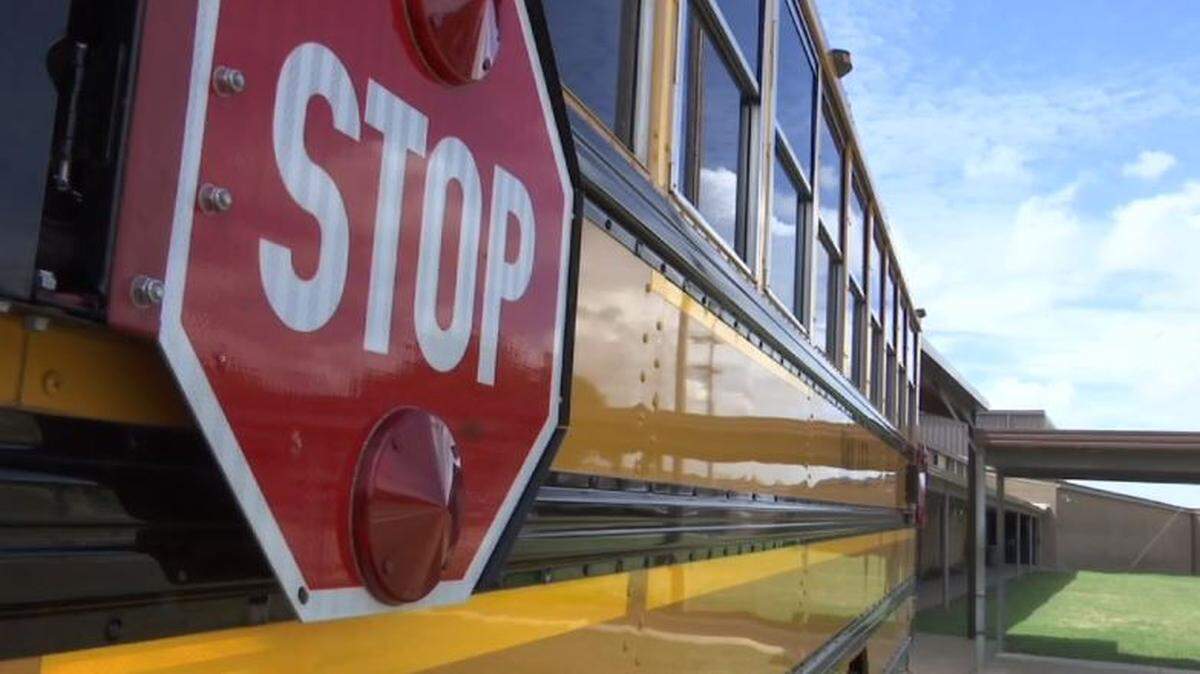 When Gerald Gardner, 73, died at the wheel of a Sealy ISD school bus Thursday, four students averted disaster by taking over the bus as it rolled onto a Texas highway.