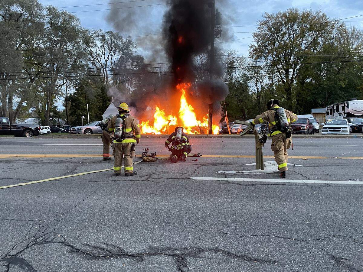 Saunders Motor Company fire