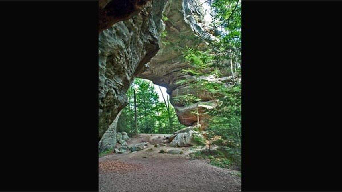 A rock climber from Tennessee fell 100 feet to his death while free-climbing at Big South Fork National River and Recreation Area, officials said.