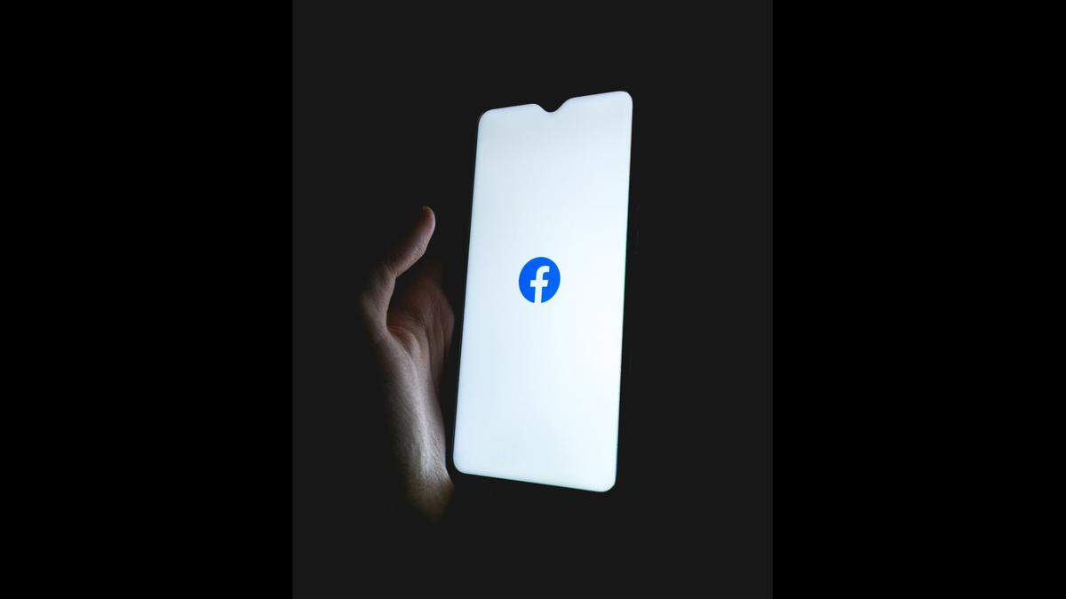 A teacher used fake profiles to target LGBTQ children on Facebook for sexually explicit photos, federal prosecutors in New York said.