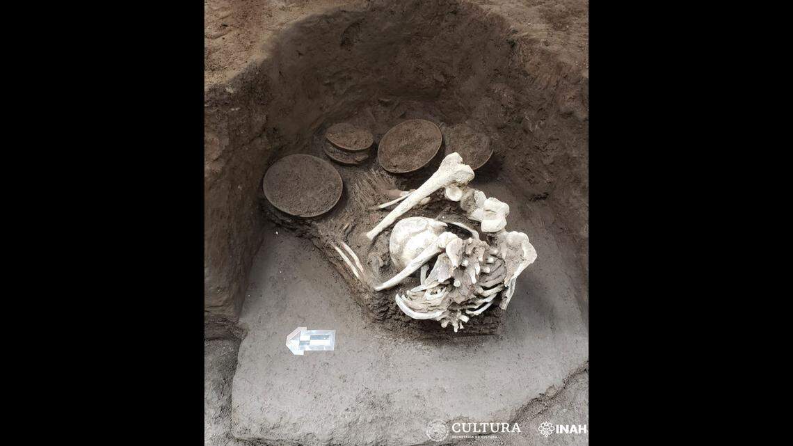 A burial of an adult Teotihuacan person.