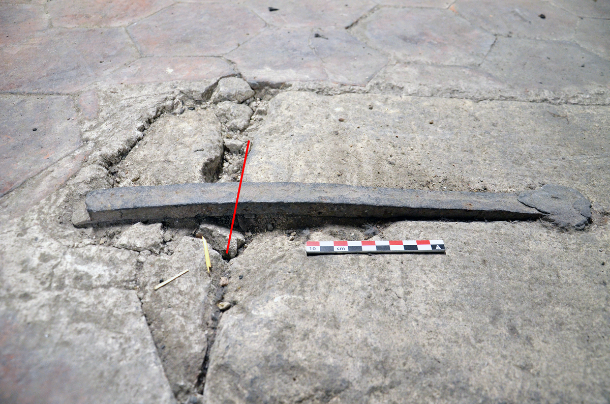 The researchers used radiocarbon dating to determine that the staples were as old as the stones and were placed at the same time.