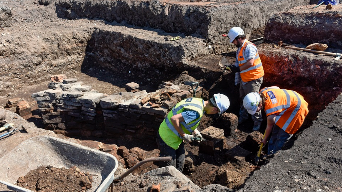 The excavation of a Roman bath in England revealed over 30 semiprecious gemstones, according to archaeologists.
