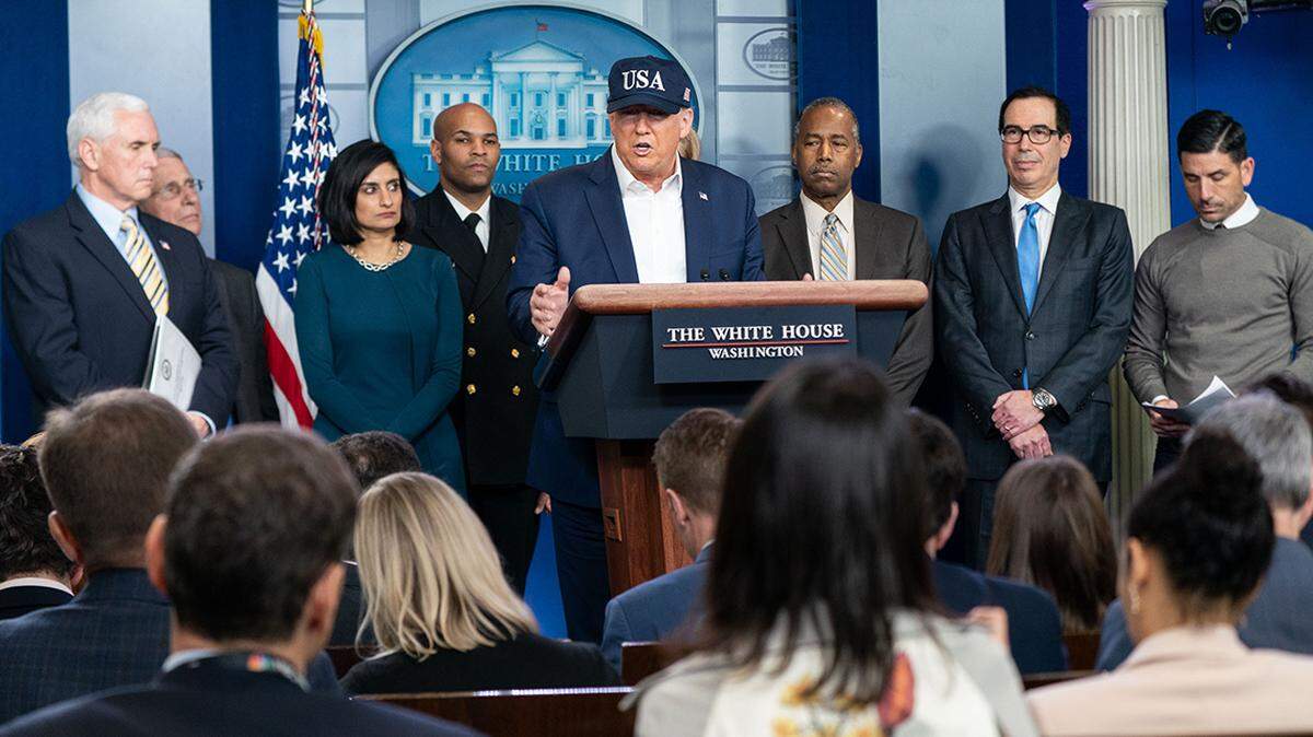 At a March 4 media briefing about the coronavirus outbreak, President Donald Trump was serious and demonstrated authority. That didn’t last long.