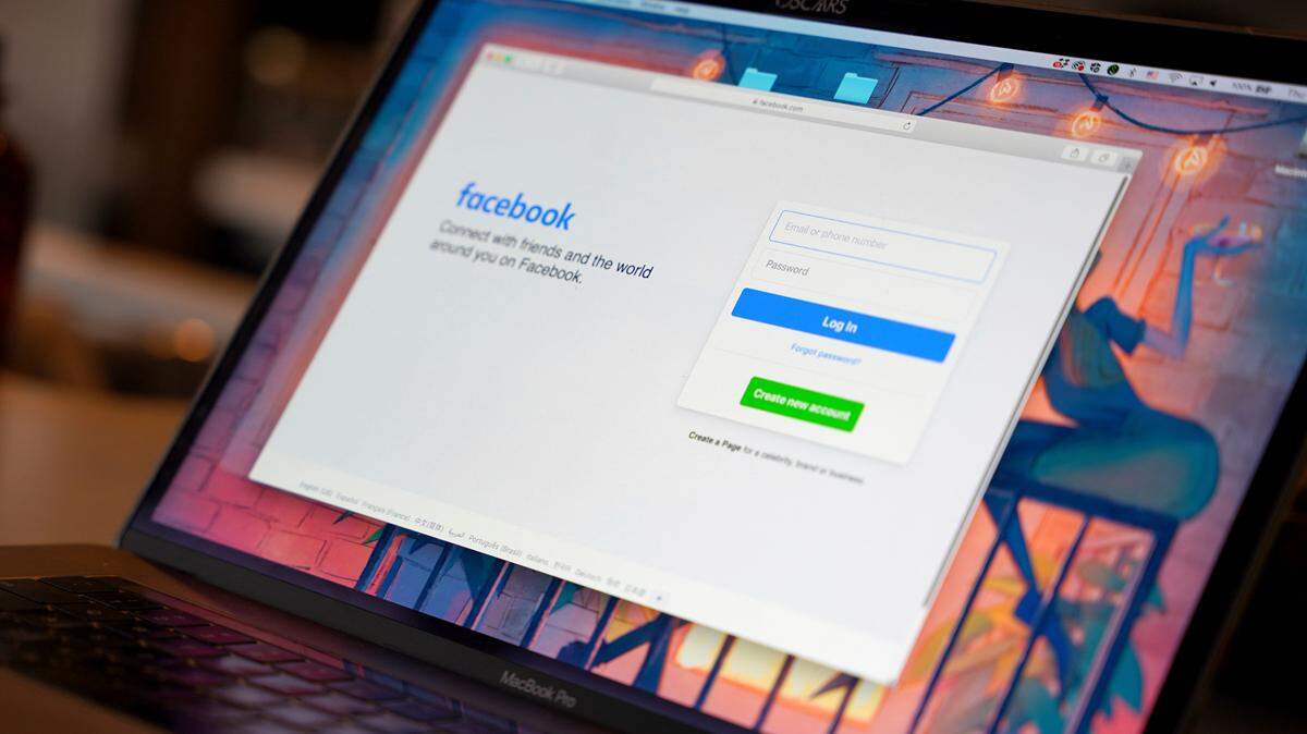 A Vermont State Trooper was placed on leave and cited after he reportedly logged into a suspect’s Facebook account without authorization, officials said. (AP Photo/Paula Munoz)