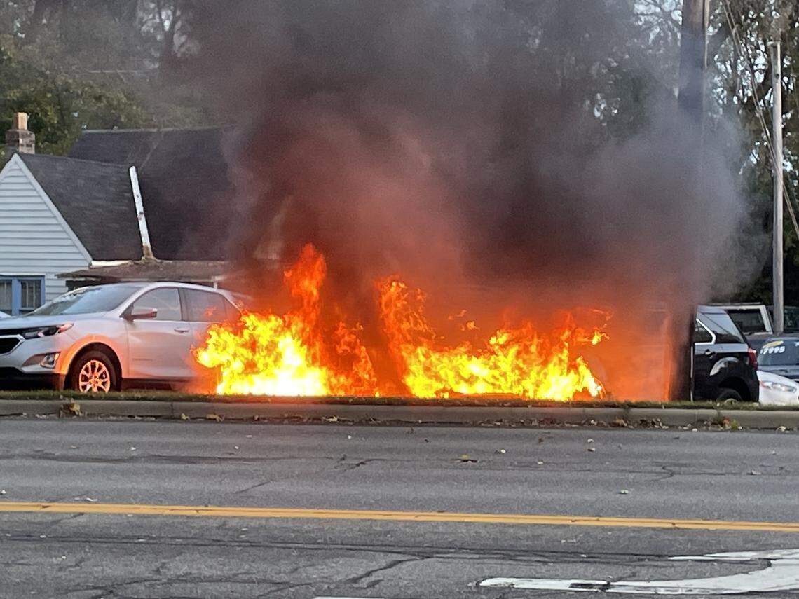 Saunders Motor Company fire