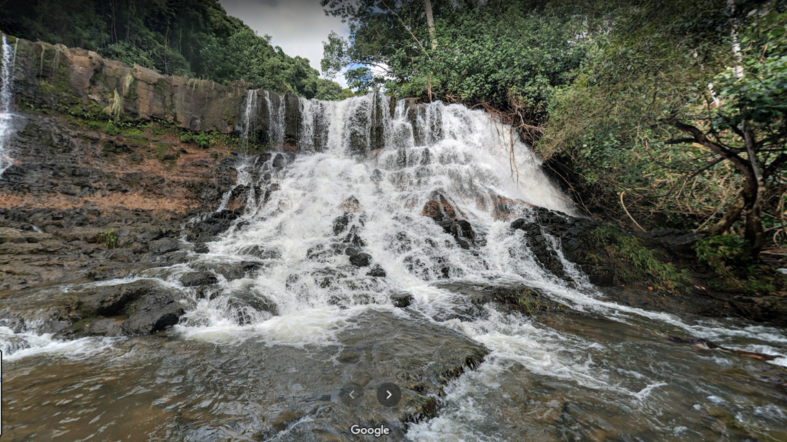 A hiker in Hawaii became stuck on the Ho‘opi‘i Falls in Kapa‘a after jumping from a rope swing, the Kaua’i Fire Department said. 
