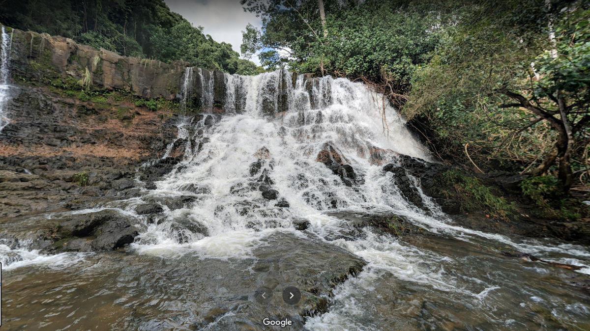 A hiker in Hawaii became stuck on the Ho‘opi‘i Falls in Kapa‘a after jumping from a rope swing, the Kaua’i Fire Department said. 