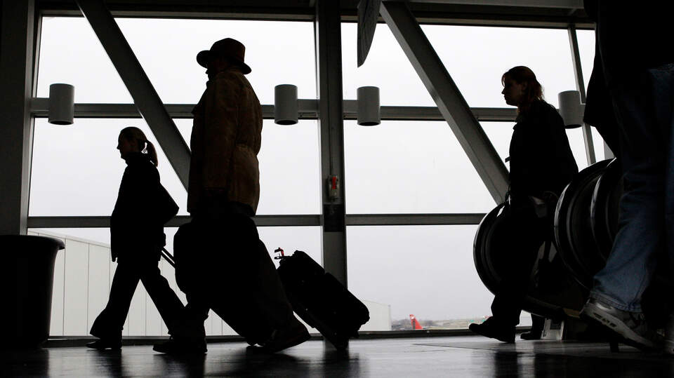 Airline CEOs call for end to COVID-19 restrictions | McClatchy ...