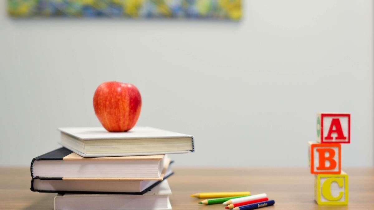 A Broward middle school science teacher was arrested after investigators say they found sexual explicit content of minors on his Google account.