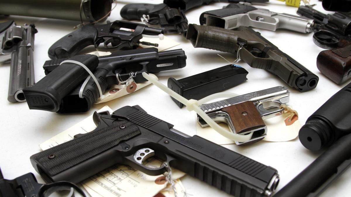 Police in Big Spring, Texas, say two stolen handguns were used in a deadly game of Russian roulette in a home there early Friday morning.