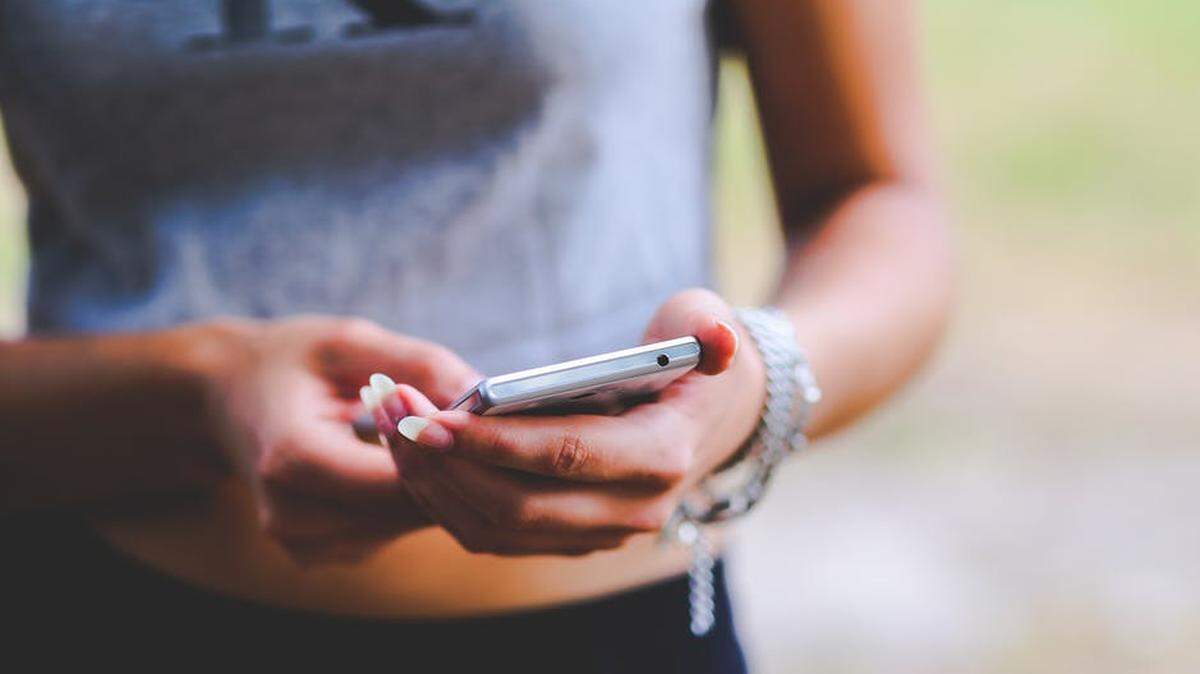 All the black 8th-grade students at Seven Lakes High School in Katy, Texas received the same racist threats via two text messages Monday.