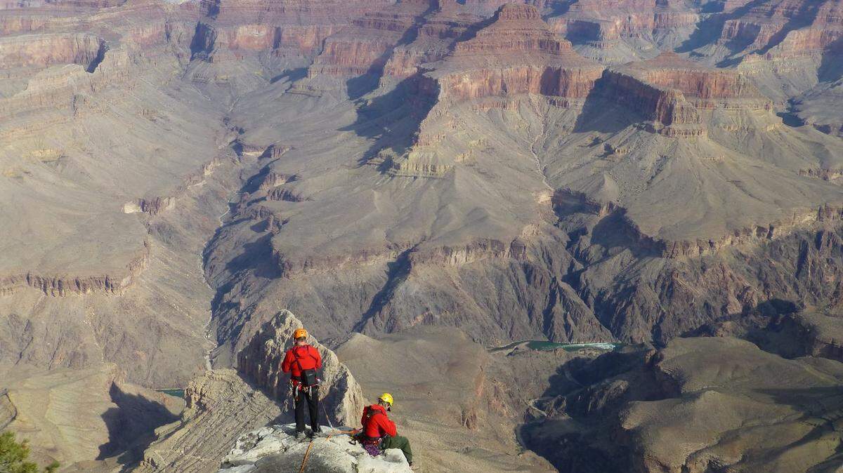 National Park Service officials found the body of a missing California woman 300 feet below the rim of a Grand Canyon overlook Tuesday, officials said.