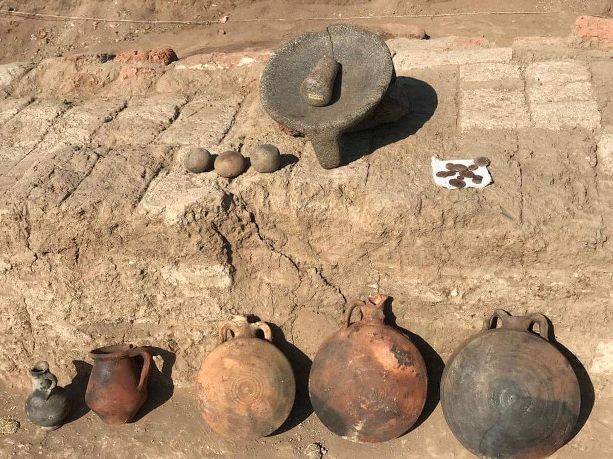 Findings included pots, water bottles, grinding tools and Roman coins.
