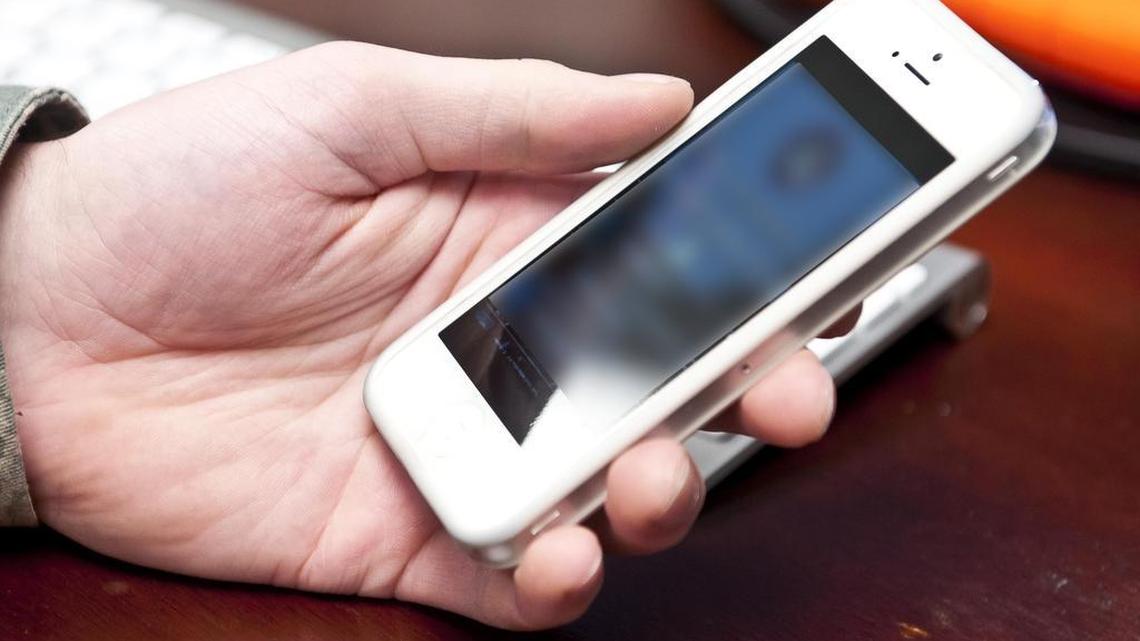 More online buyers now use a smartphone instead of a desktop