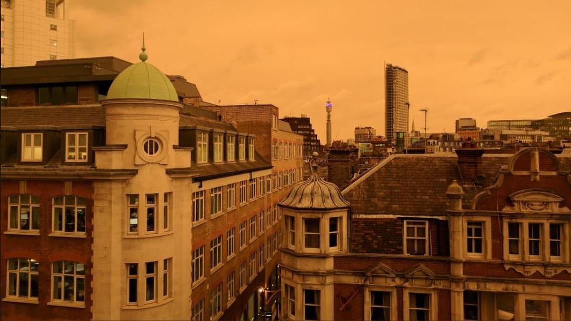 A look as the #redsky effect hit London Monday.