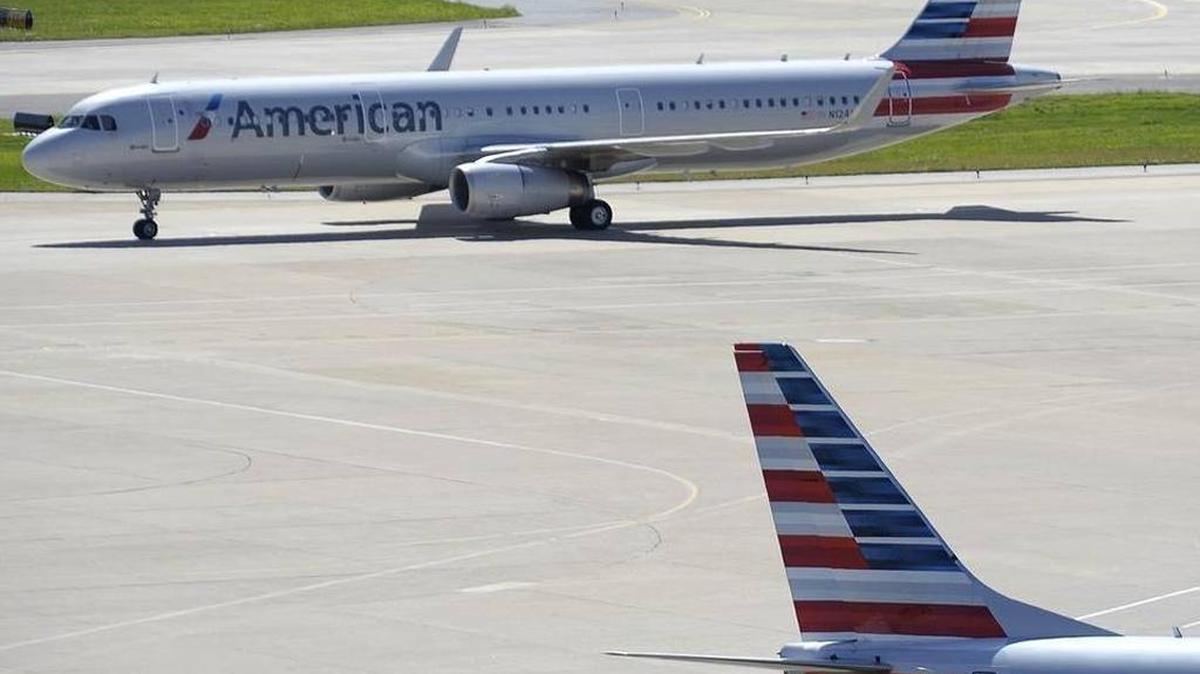 The former CEO of American Airlines supports legislation that would privatize the nation’s air traffic controllers.