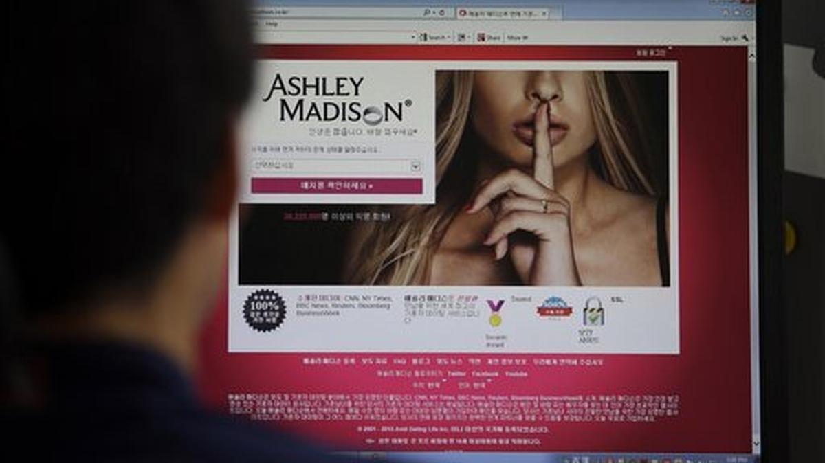 
A June 10, 2015 photo from files showing Ashley Madison's Korean web site on a computer screen in Seoul, South Korea. 
